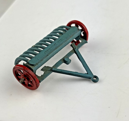 Vintage kemlow die cast hay - die,