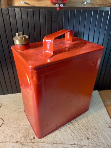 Vintage metal 2gallon - vintage,