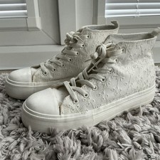Primark White Canvas (Floral