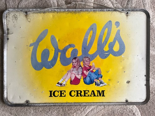 Vintage 1970s walls - 1970s, ice