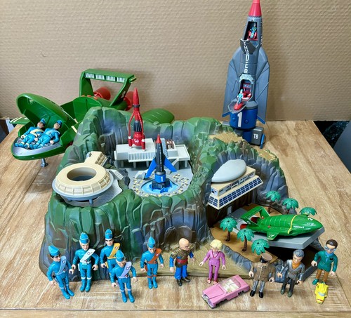 Thunderbirds tracy island - tracy,