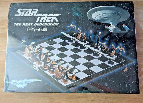 Star trek tng chess set - star,