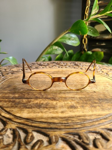 Antique tortoise shell round - antique,