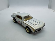 Hot Wheels Olds 442 White 