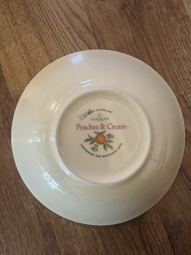Cloverleaf peaches cream - &,