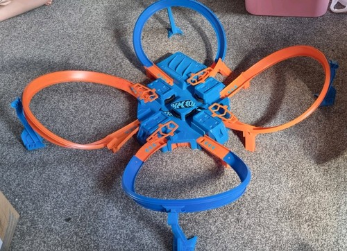 Hot wheels criss cross crash - criss,