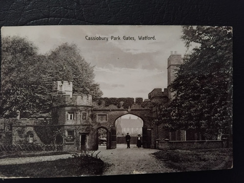 Cassiobury park gates watford - cassiobury,