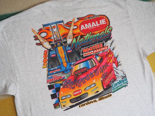 Vtg y2k hanes 2002 hooters - vtg,