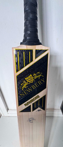 Newbery naverone cricket - newbery,