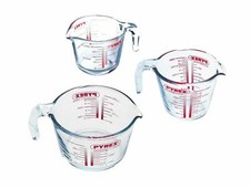 PYREX Clear Measuring Jug