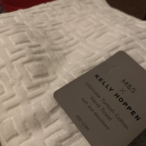 Kelly hoppen hand towels - 2,
