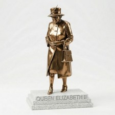 Queen Elizabeth II Statue