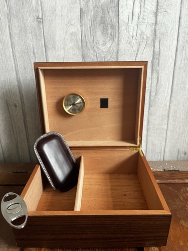 Wooden cigar humidor - wooden, box