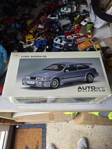 Autoart ford sierra - 1/18,