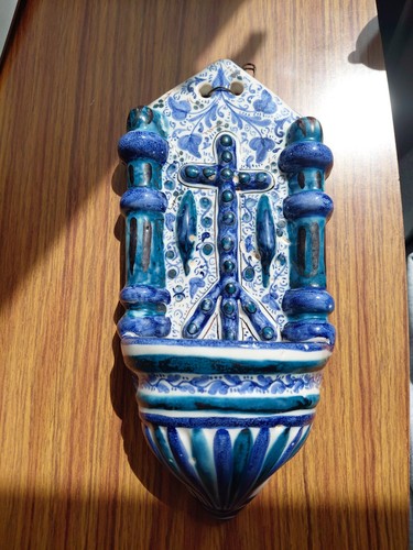 Antique pottery spanish - antique,