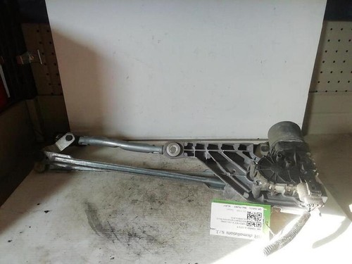 1698869 front windscreen wiper
