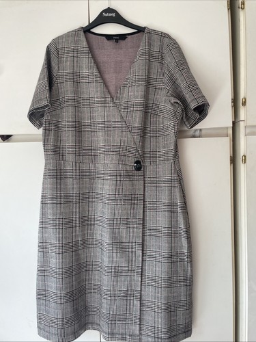 Next size grey checked - checked, wrap