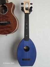 The Magic Fluke Company Flea M 30 Soprano Ukulele with Gig Bag Made in USA