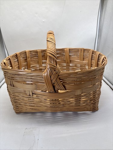 Vintage basket wicker rattan - vintage,