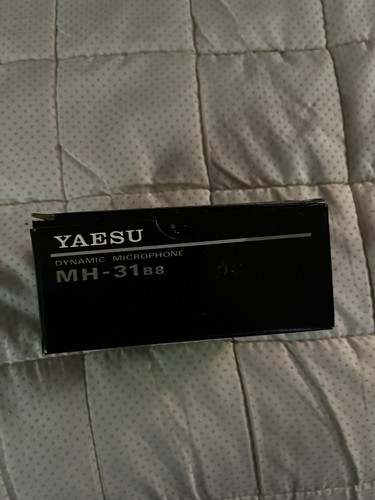 Yaesu dynamic microphone - mh-31,