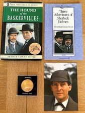 *Jeremy Brett Sherlock Holmes lot inc: books, Granada series coin and tv badge*