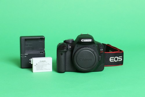 Canon eos kiss 550d 0mp - x4,