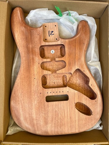 Mahogany guitar stratocaster - mahogany,