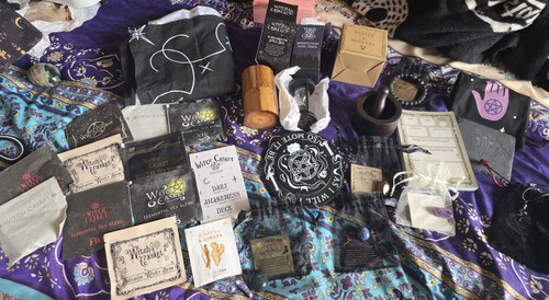 Huge witch casket - casket, all