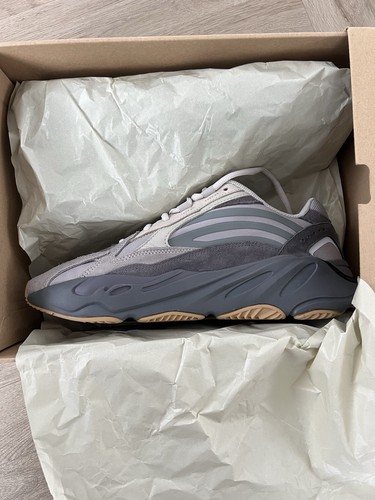 Adidas yeezy boost - adidas, 700