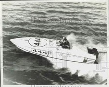Press Photo Magnum Speedboat