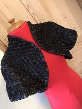GOTHIC ROSEBUD EVENING SHRUG