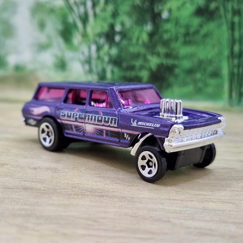 Hot wheels chevy nova - hot,