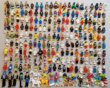 Large Lot/ Bundle LEGO 200+ Minifigures and assorted parts/ accessories 