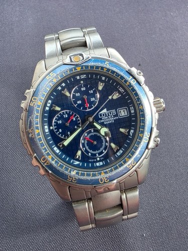 Lotus mens blue diver
