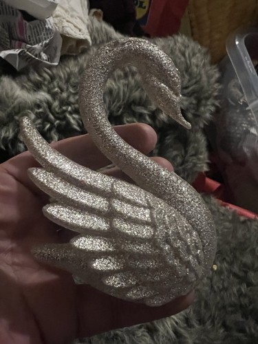Vintage plastic swan figurine - plastic,