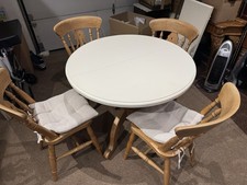 Circular Extending White Painted Dining Table with 4 Pine Farmhouse Chairs