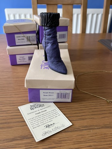 Just the right shoe purple - the,