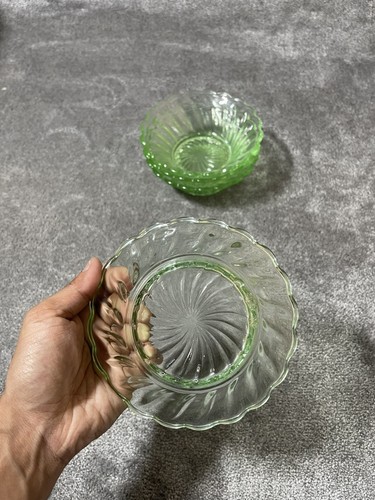 Vintage green swirl glass - green,