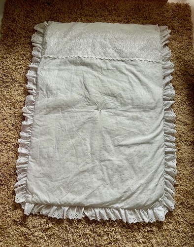 Vintage white broderie