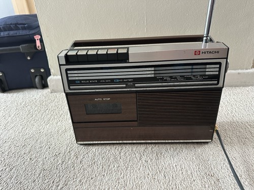 Vintage hitachi band radio - hitachi,
