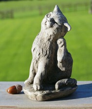 Scratching cat statue lime - cat, |lime