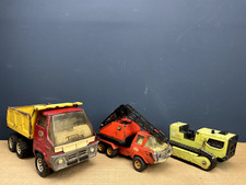 3 VINTAGE TONKA TOYS - CRANE -DUMP TRUCK - DIGGER -COLLECTIBLE DIE CAST VEHICLES
