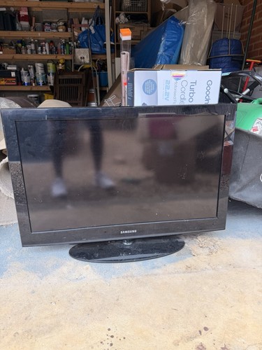 Samsung 32inch black - 32inch, tv