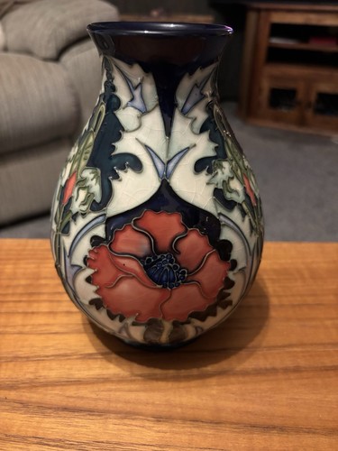 Moorcroft poppy vase - poppy, 8ins