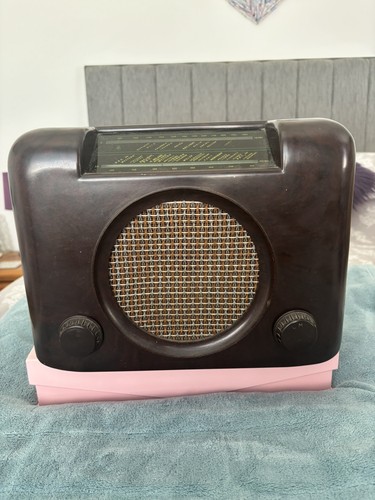 Bush bakelite radio - bush, receiver