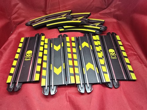 Micro scalextric track - scalextric,