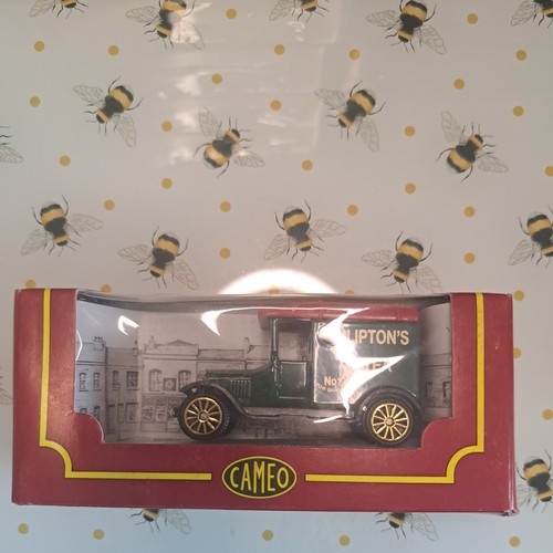 Die cast cars corgi lipton - die,