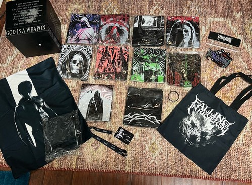 Falling reverse mystery box - in,