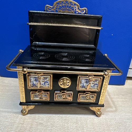 Dolls house ornate - ornate, with