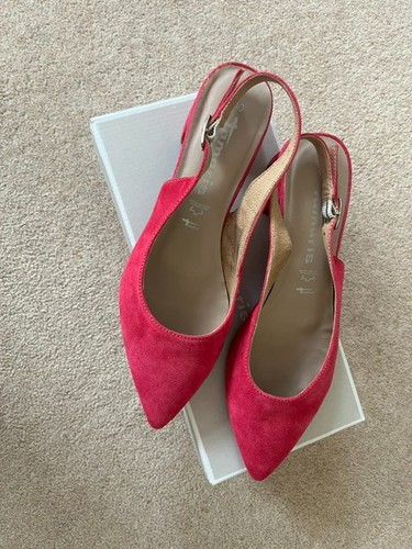 Tamaris suede fushsia sling